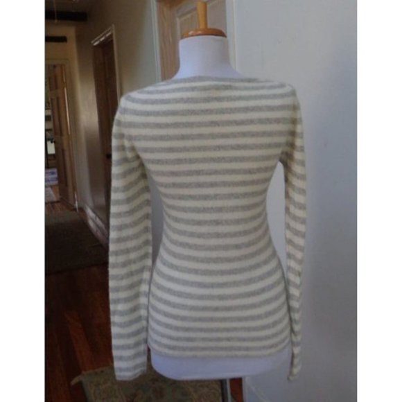 OLD NAVY100% Cashmere Crewneck Sweater Size S - Picture 4 of 9